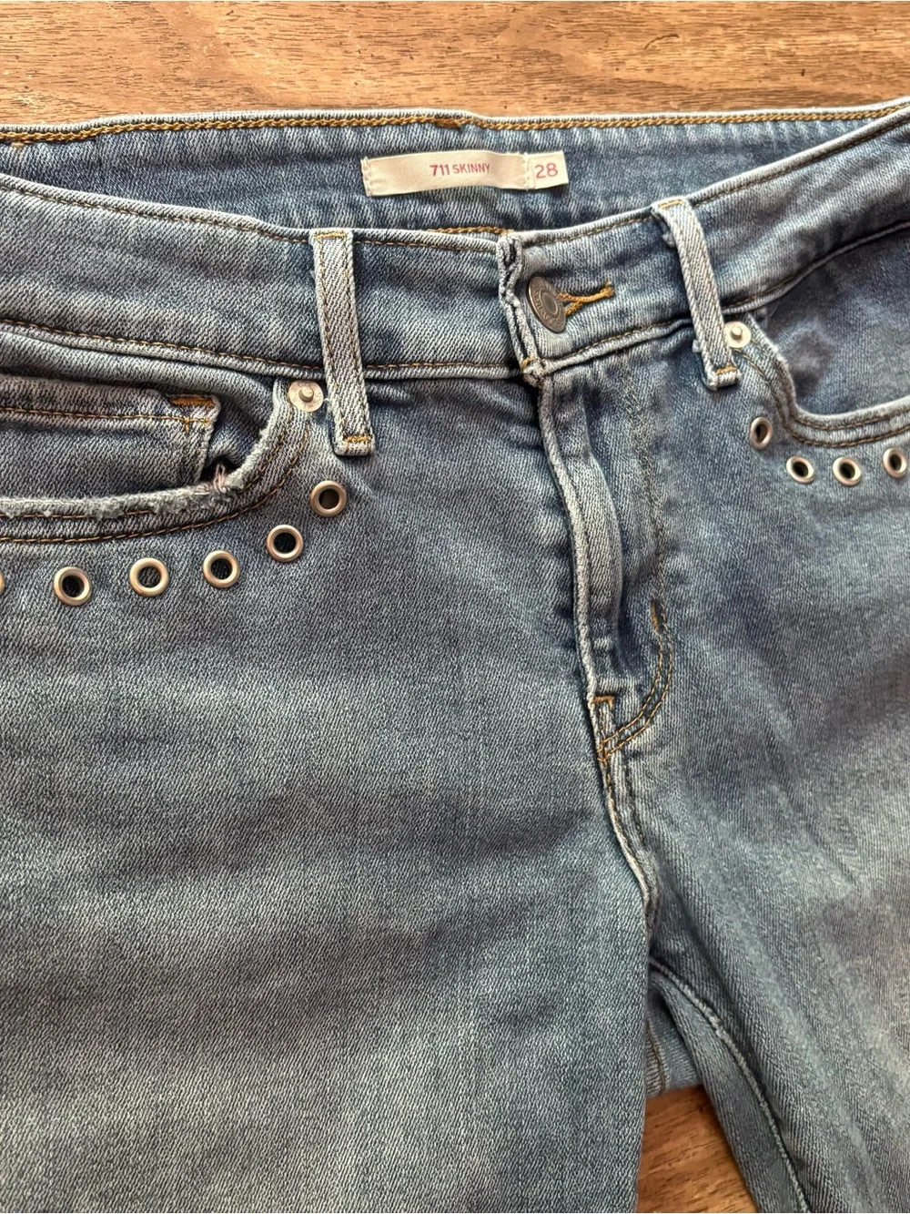 Levis levi’s 711